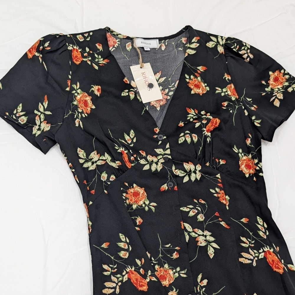Rihoas, NWT, The Black V Neck Floral Short Sleeve Maxi Dress . - Picture 5 of 9